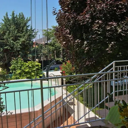 Le Fate Modern Retreat لاتيزي